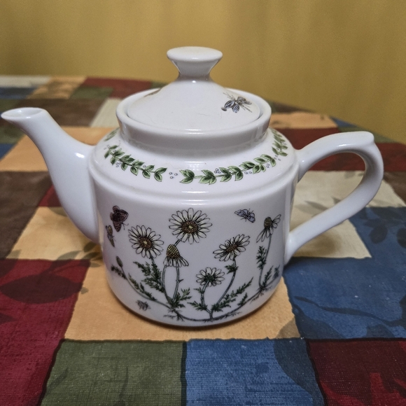 VINTAGE 1990 SHAFFORD TEAPOT HERB GARDEN FINE PORCELAIN 5"TALL + LID  RARE FIND - Picture 1 of 7
